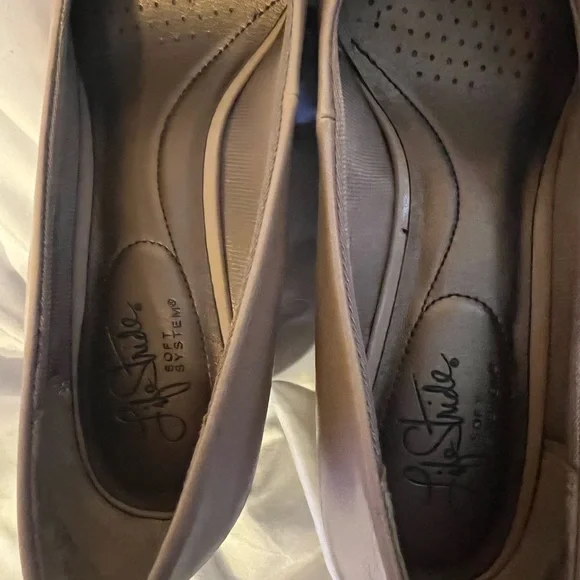 EUC Life Stride So System dress shoes. Size 8.5. - Picture 5 of 6
